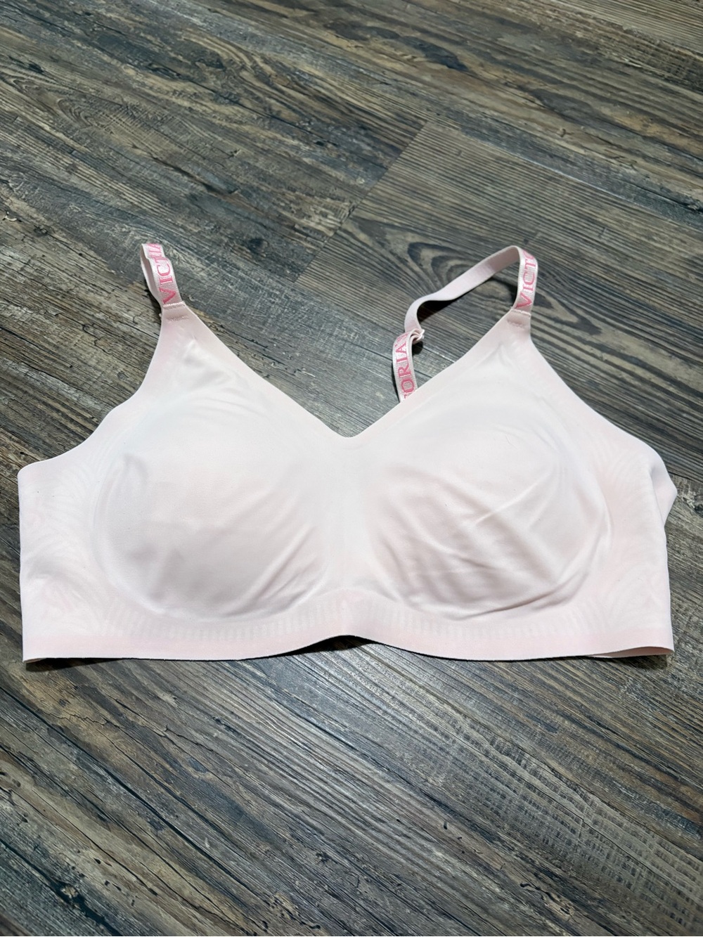 Victoria Secret Women’s Bra $35.00 Size Medium